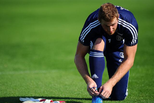 沙尔克遭受惨败，保级压力剧增的简单介绍