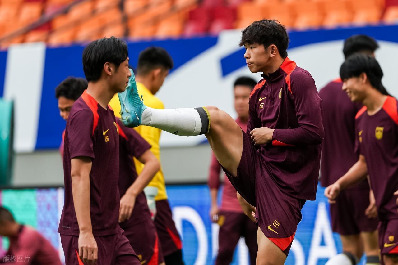 韩国队横扫中国队，郑思维点燃赛场